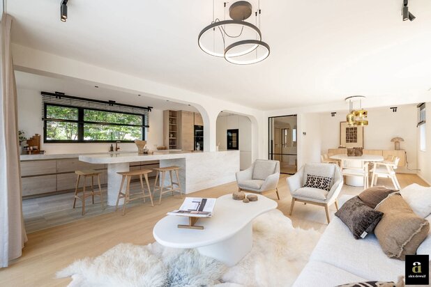 Volledig gerenoveerde villa ideaal gelegen in een rustig paadje in het Zoute.