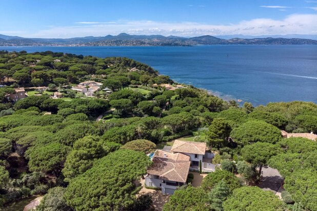 Magnifique villa à vendre dans Les Parcs de Saint-Tropez