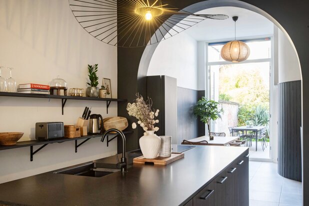 Gerenoveerd herenhuis met 4 slaapkamers en heerlijke tuin in Zurenborg