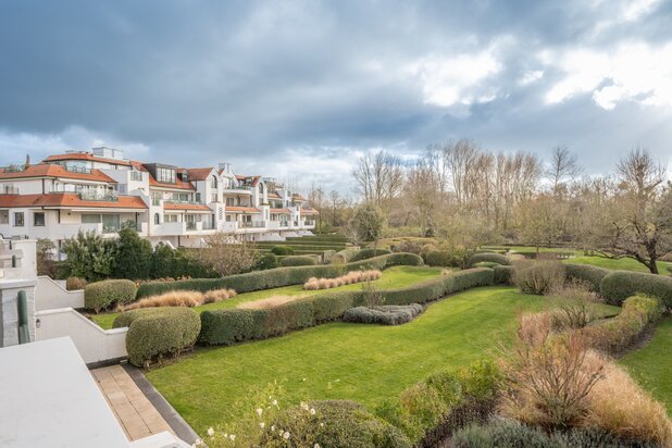 Prachtig appartement met ruim terras in het exclusieve domein 