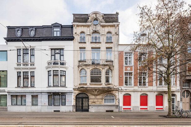 Maison de maître authentique et majestueuse, idéalement située