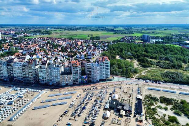 Magnifiek nieuwbouwappartement met zonnig terras op de zeedijk in Duinbergen