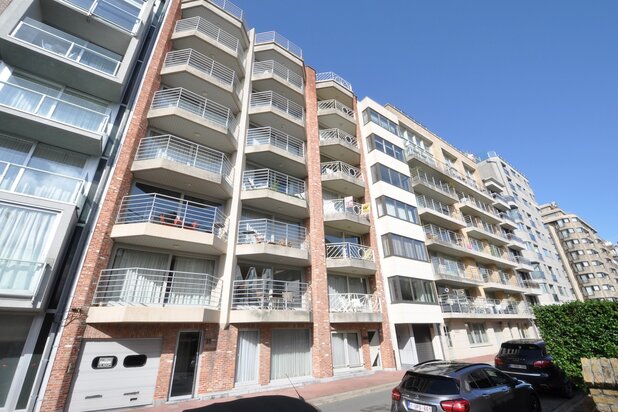 Duplexappartement met groot terras en open zicht over de minigolf en de villa's in Duinbergen