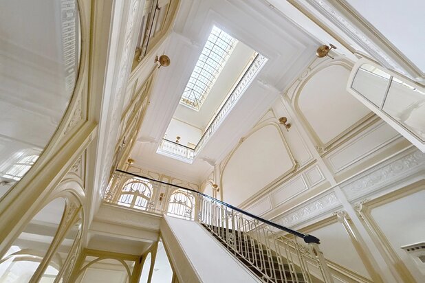 Maison de Maitre of 895m2 with carriage house