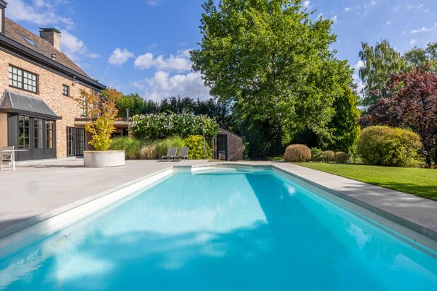 Prestigieuze villa met zwembad op 3.528 m² op toplocatie!