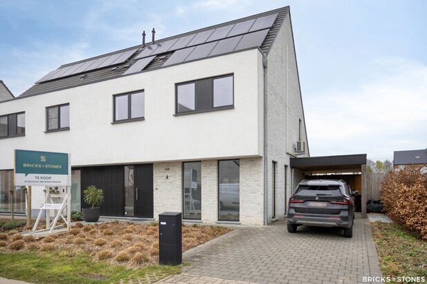 Recente HOB met 4 slaapkamers en tuin