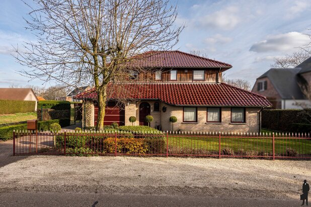 Vrijstaande woning 4 slpk, 2 bdk, op gunstige locatie te Hoogstraten