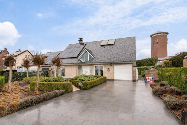 Instapklare woning met 3 slaapkamers en bureauruimte op toplocatie te Leest.