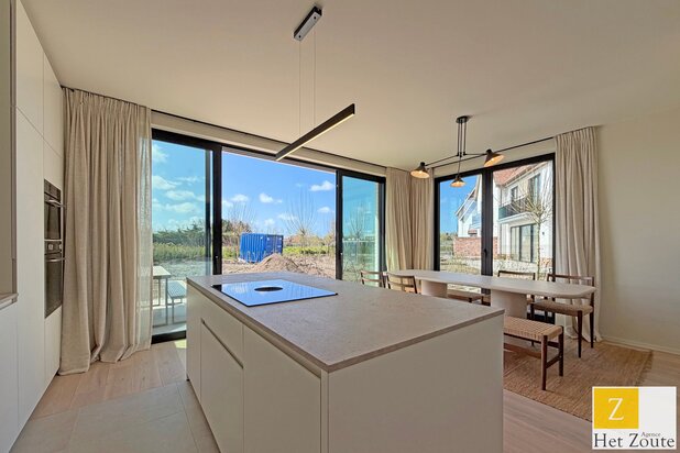 Charmante villa d’angle à Zoute Schorre