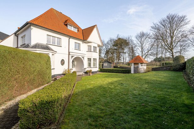 Villa à rénover idéalement située au Zoute – Helmweg