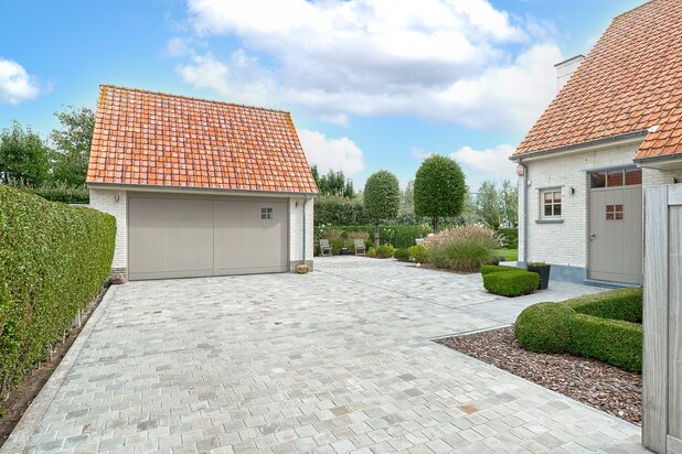 Belle maison récente située au calme à Knokke, à quelques pas de Duinenwater, de la mer et du centre.