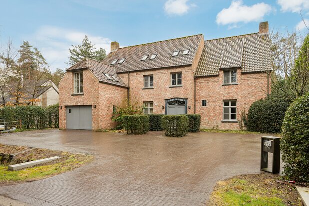 Stijlvolle pastorijvilla met 6 slaapkamers en prachtige tuin