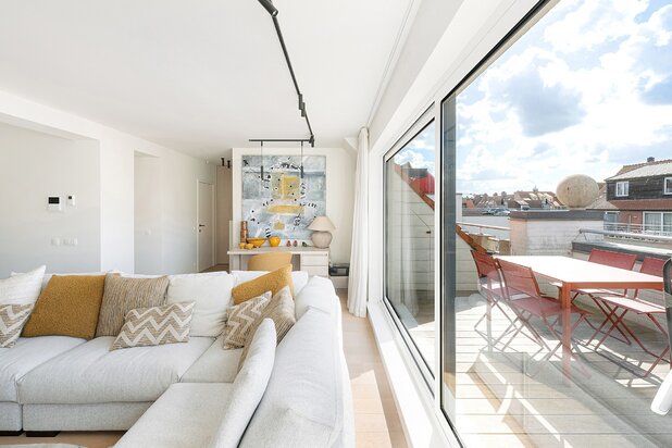 Instapklare duplex met 3 slpks en een groot zonneterras     