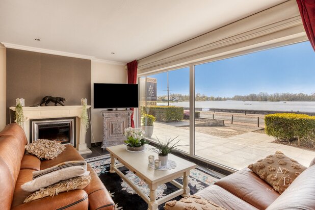 BERLARE - Royaal gelijkvloers appartement aan het Donkmeer!