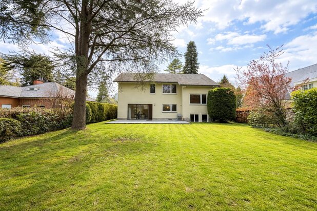 Tervuren - Vrijstaande villa 6 slaapkamers + tuin + sauna