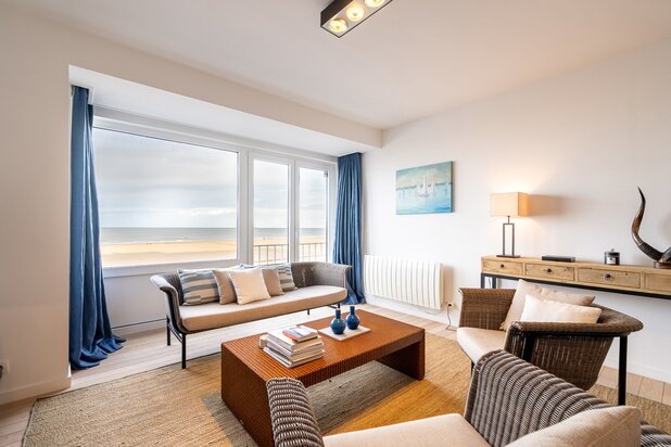 Appartement met frontaal zeezicht in het Zoute