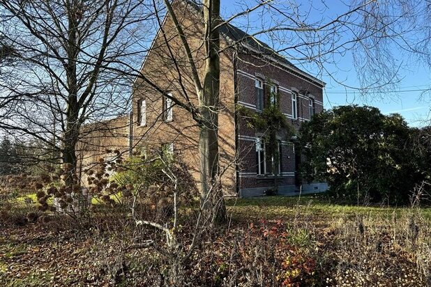 Magnifique maison de maître avec piscine et installations équestres!