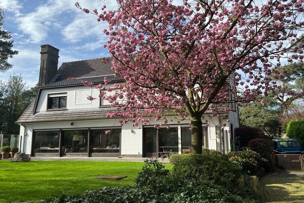 Villa d’exception sur un terrain de 1.704 m² située à proximité de la Boslaan et du Magere Schorre