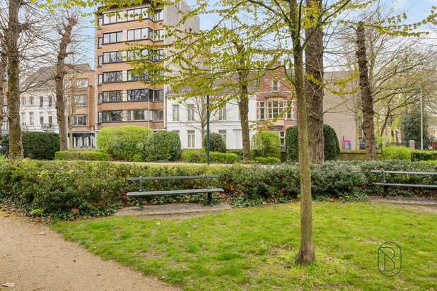 Charmante herenwoning met 5 slk en prachtige stadstuin 