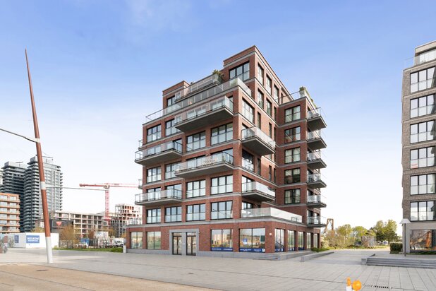 Exclusief casco appartement met zeezicht op de Oosteroever