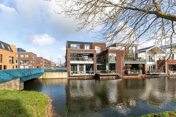 Villa te koop in Woerden met referentie 19211913380