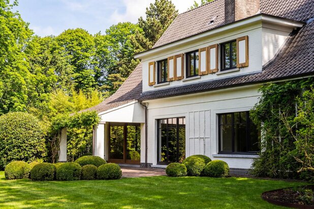 High-end villa nabij het centrum van Sint-Martens-Latem