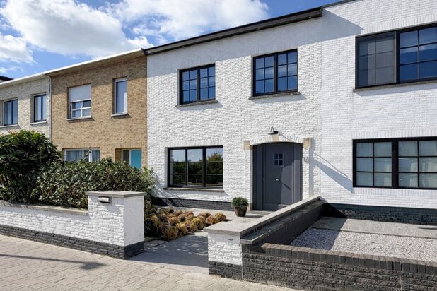 Verzorgde woning met zonnige tuin nabij de Graaf Jansdijk