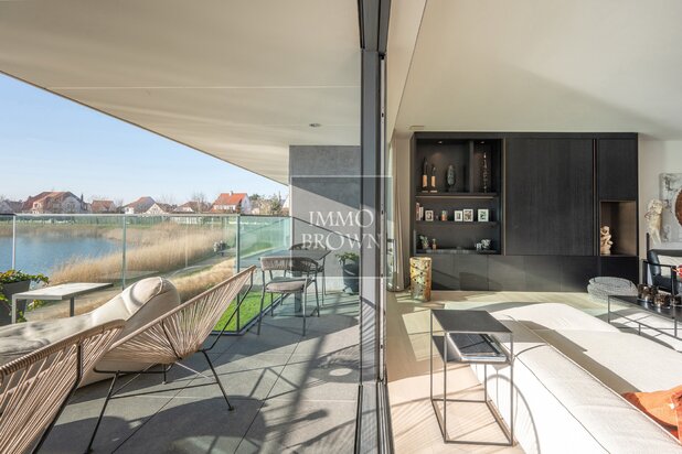 Zonnig appartement te koop Zegemeer Knokke groot terras tuintje