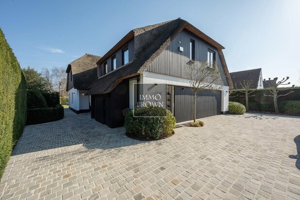 Exclusief te koop instapklare villa Knokke Kalfmolen vijver
