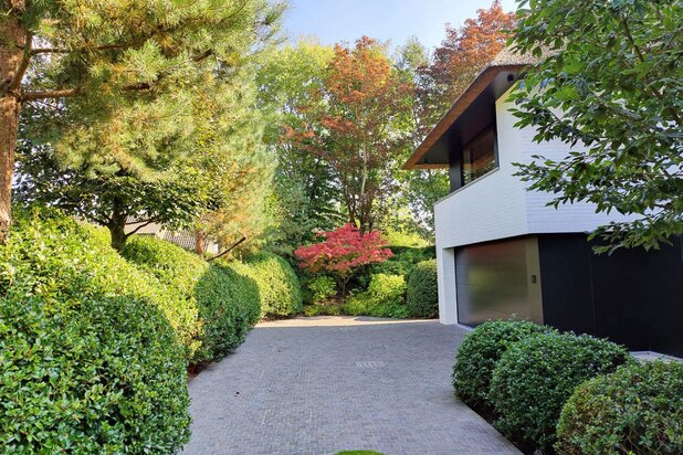 Exclusief te koop Uitzonderlijke villa Knokke Tortellaan prachtige tuin met zwembad