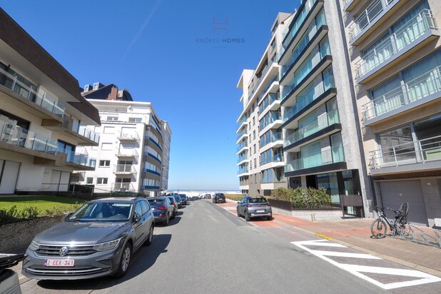 Stijlvol en instapklaar appartement  op toplocatie, nabij het strand te Duinbergen.