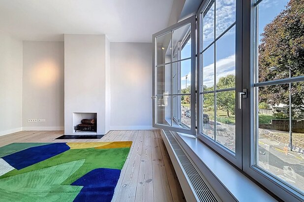 Karaktervol gerenoveerd appartement van 125 m2 met twee slaapkamers en terras