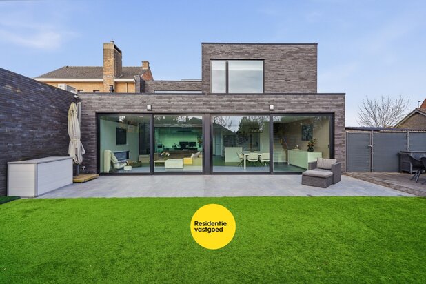 Ruime lichtrijke nieuwbouwvilla in centrum Oudenburg