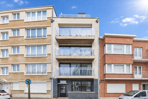 Instapklaar appartement te koop met zonnige tuin in Knokke!