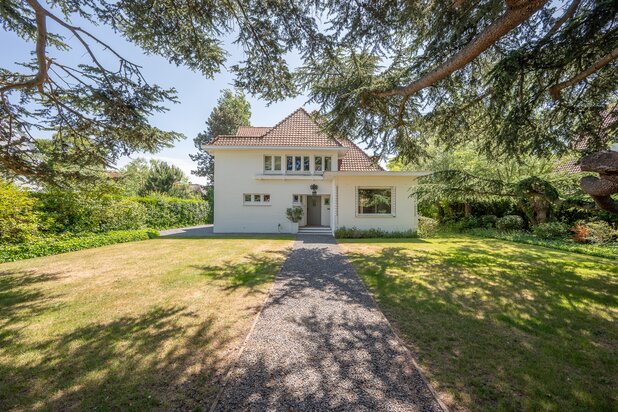 Charmante vrijstaande villa in hartje Zoute
