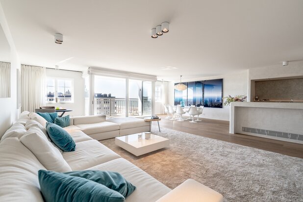 recent apartment with sea view