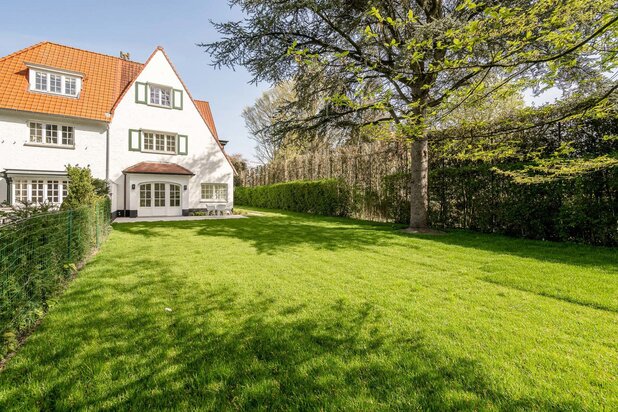 Gerenoveerde, ongemeubelde koppelvilla met zuidgerichte tuin palend aan de golf - Zoute