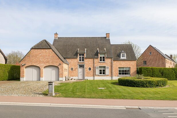 Karaktervolle landelijke villa met hoogwaardige afwerking in Boortmeerbeek