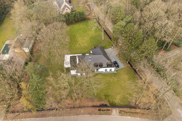 Luxueuze vernieuwbouwvilla met high-end afwerking