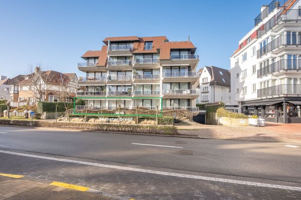 Uniek appartement van ongeveer 300 m2 met een prachtige privatieve tuin.