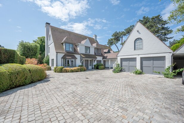 Ruime en stijlvolle villa met optimale privacy op een topligging in het Zoute