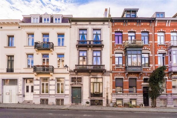 Exclusive investment property comprising 3 officially recognized residential units, ideally located near the European Commission