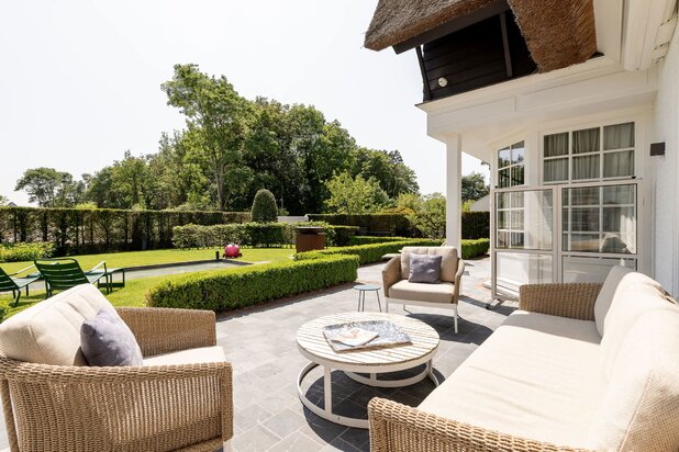 Villa met zuidgerichte tuin en 5 slaapkamers in Het Zoute