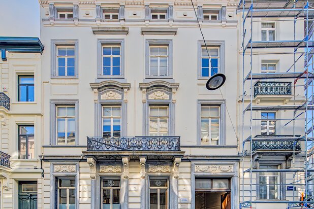 Place Stéphanie – Beautifully renovated duplex penth –Garage