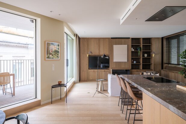 Appartement de luxe avec deux chambres, grande terrasse et situation centrale sur la Kouter