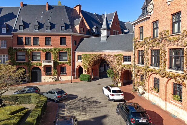 Val de la Cambre / Étangs d'Ixelles - Magnificent 3-bedroom apartment + converted attics + cellars + terrace