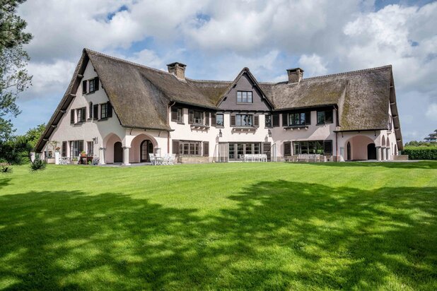 Villa Roze Hoeve te koop uniek gelegen in het Zwin