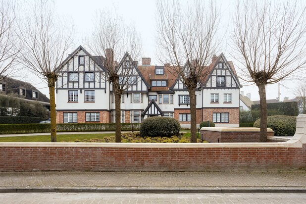 Hoogwaardig appartement met terras en tuin