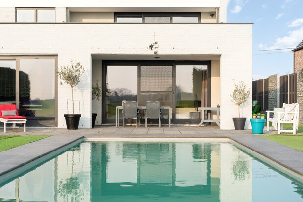 Riante instapklare villa op 810 m² met verwarmd zwembad en spectaculair uitzicht in Weelde