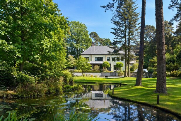 Luxueuze en recente villa nabij Royal Antwerp Golf Club! 